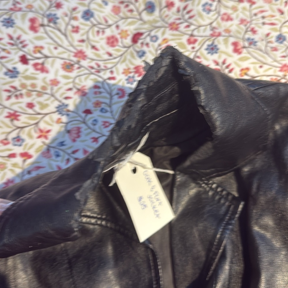 Cropped leather jacket - Picture 5 of 6